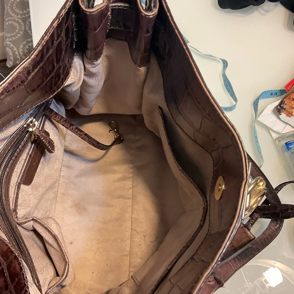 Micheal Kors crocodile embossed satchel - Picture 9 of 10